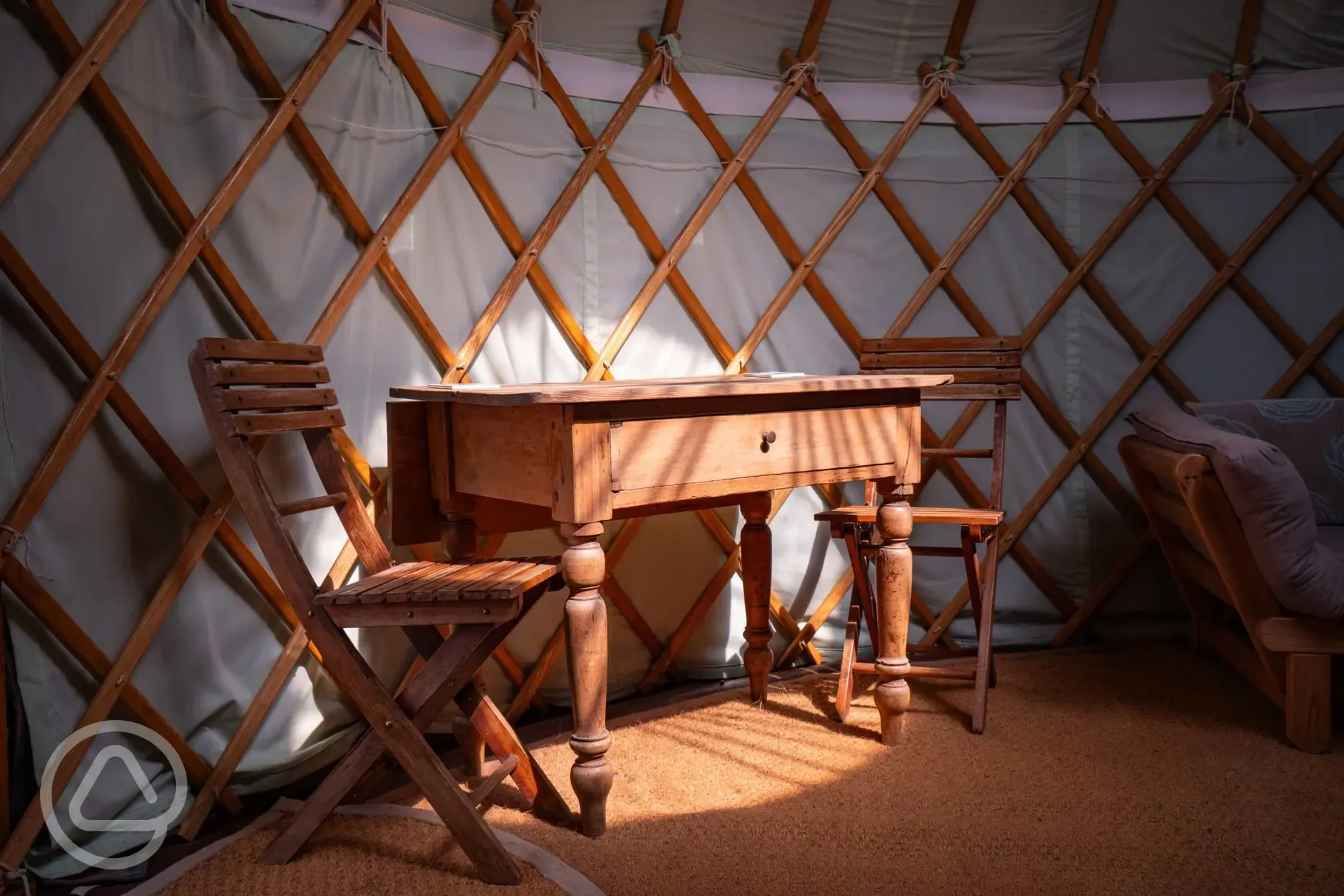 Lapwing Yurt table and chairs