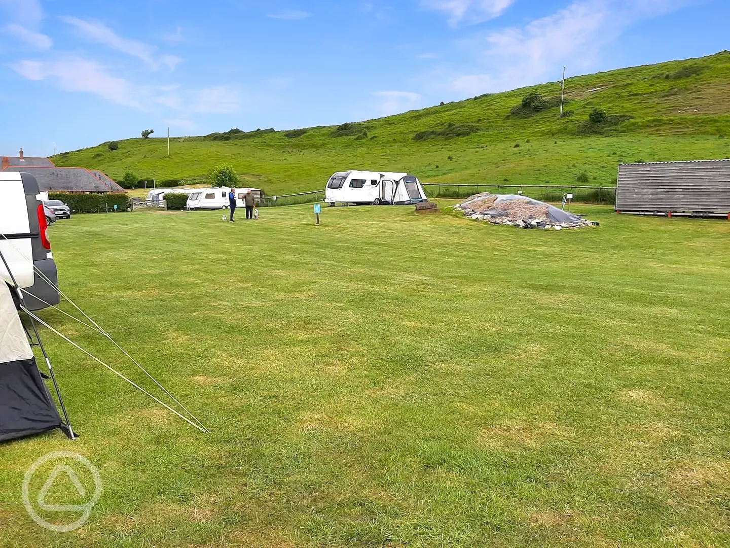 Grass and hardstanding pitches (optional electric)