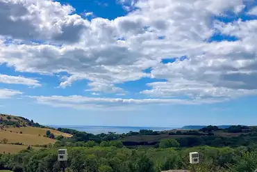 Grass and hardstanding pitches (optional electric)