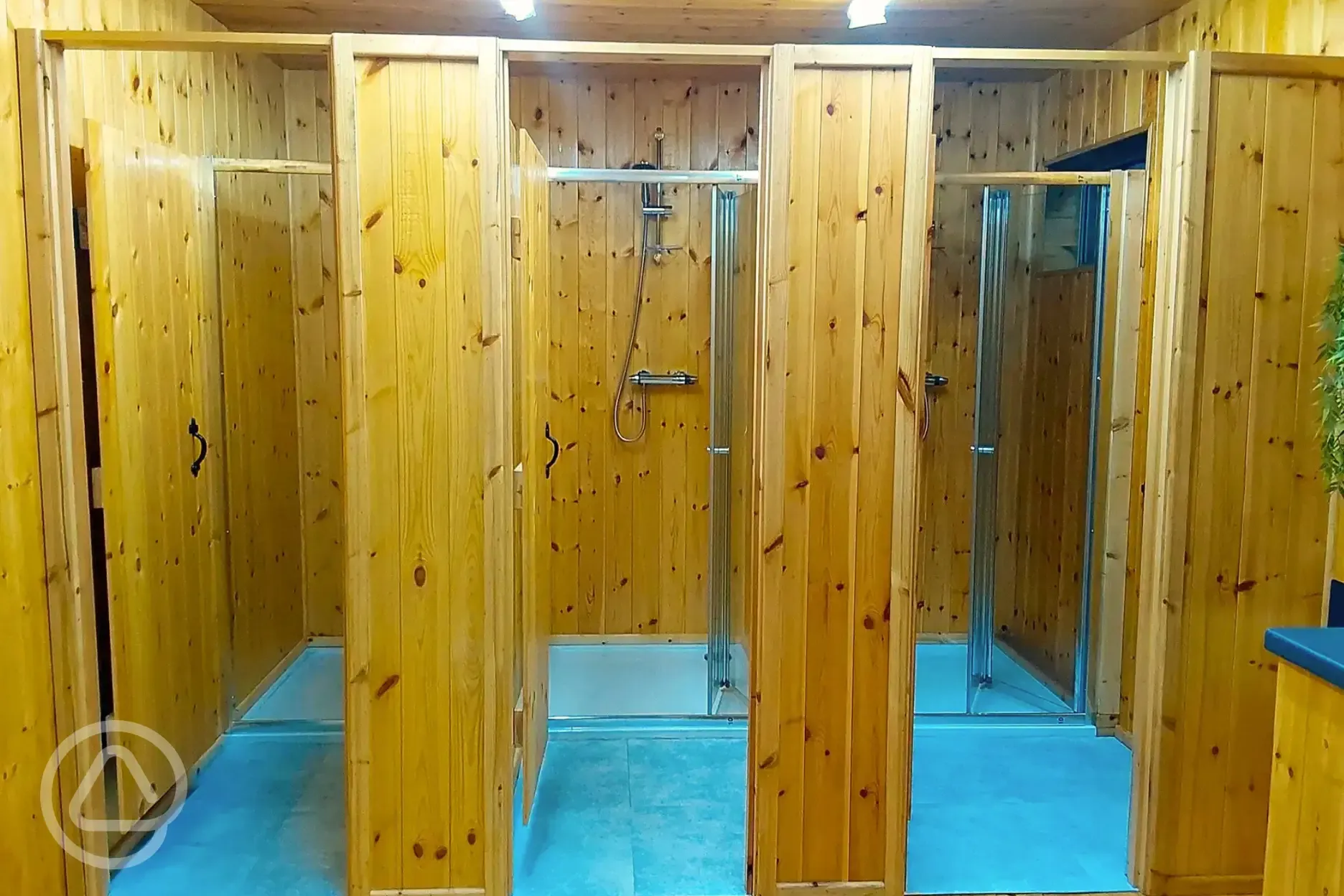 Shower cubicles with room for changing