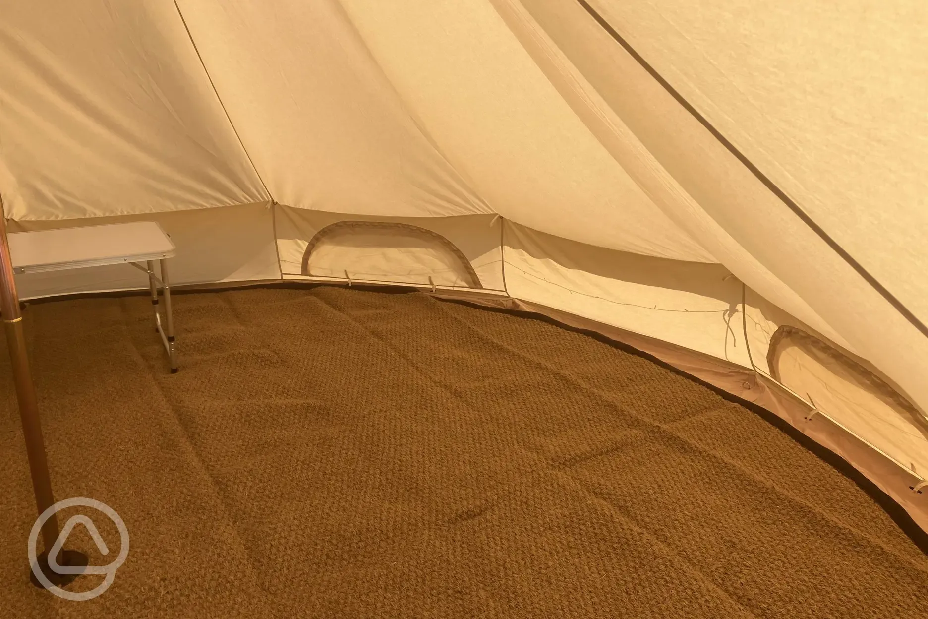 Roomy bell tent to hire