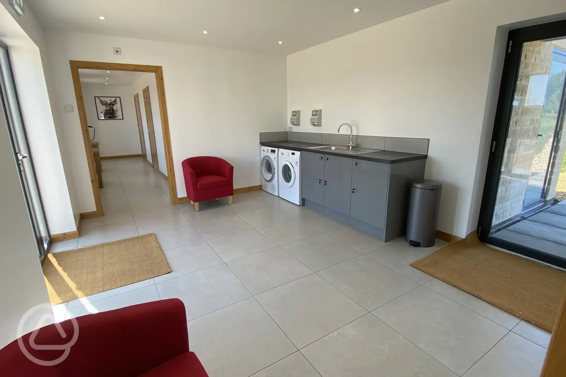 Laundry and washing up area