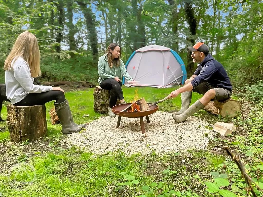 Non electric forest floor tent pitches