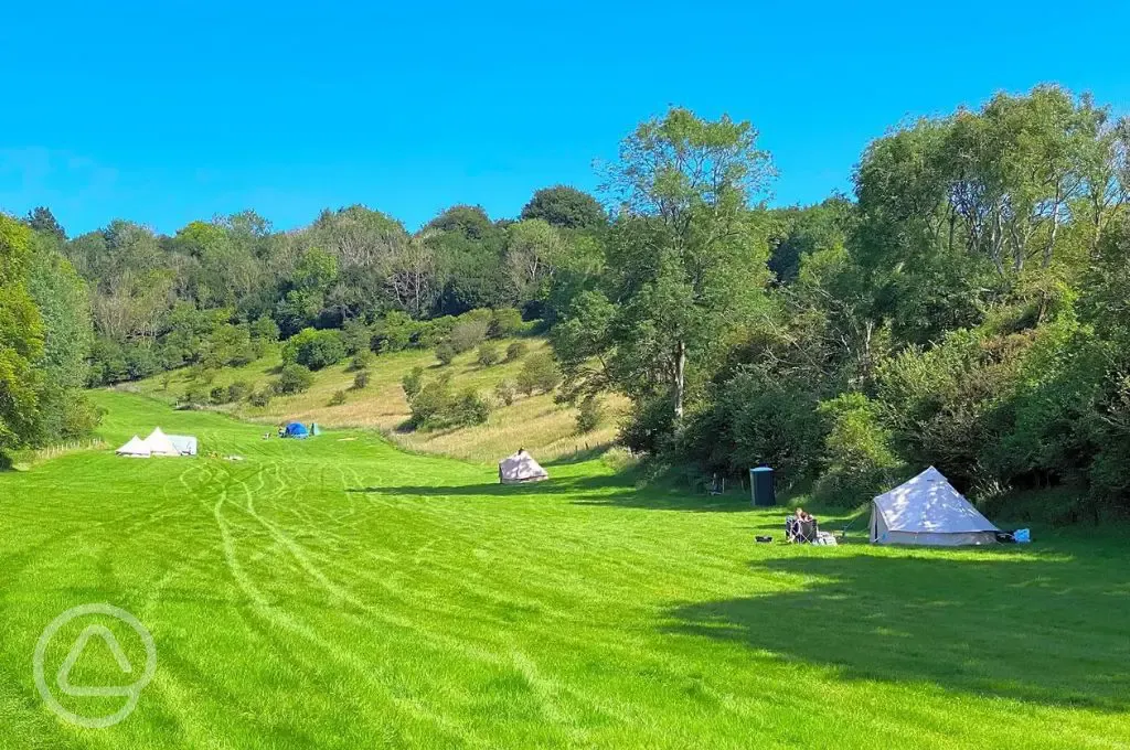 Non electric grass tent pitches