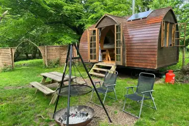 Glamping shepherd's hut