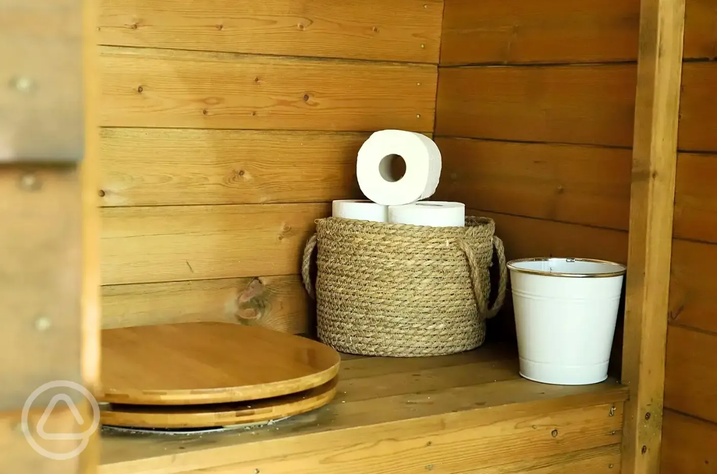 Glamping pod shared compost loo (20m away)