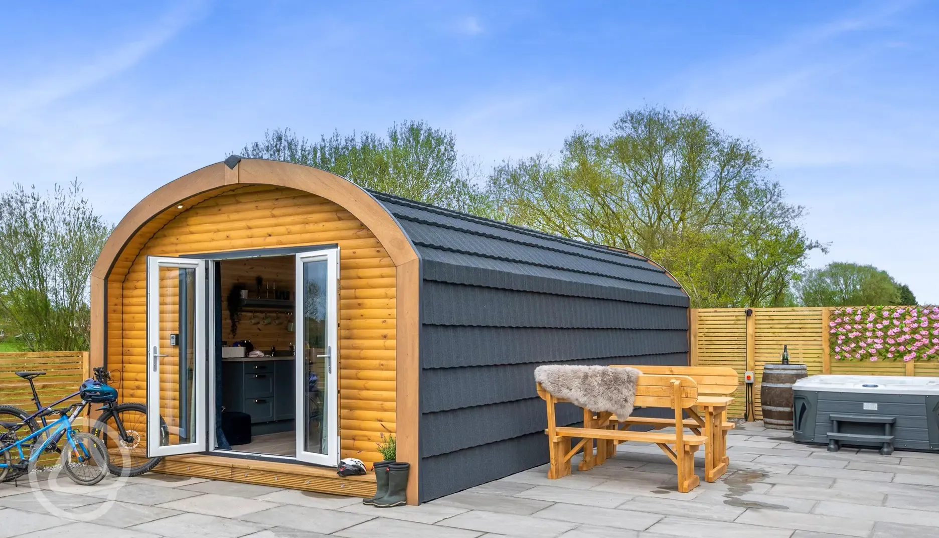 Glamping pod with hot tub