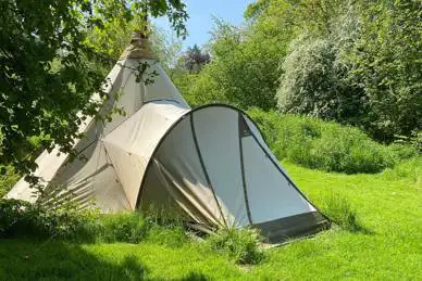 Tipis at Ponty