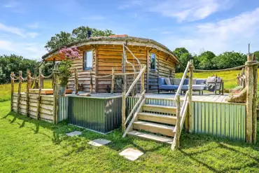 Glamping cabin exterior with steps 