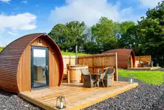 Glamping pods with hot tubs