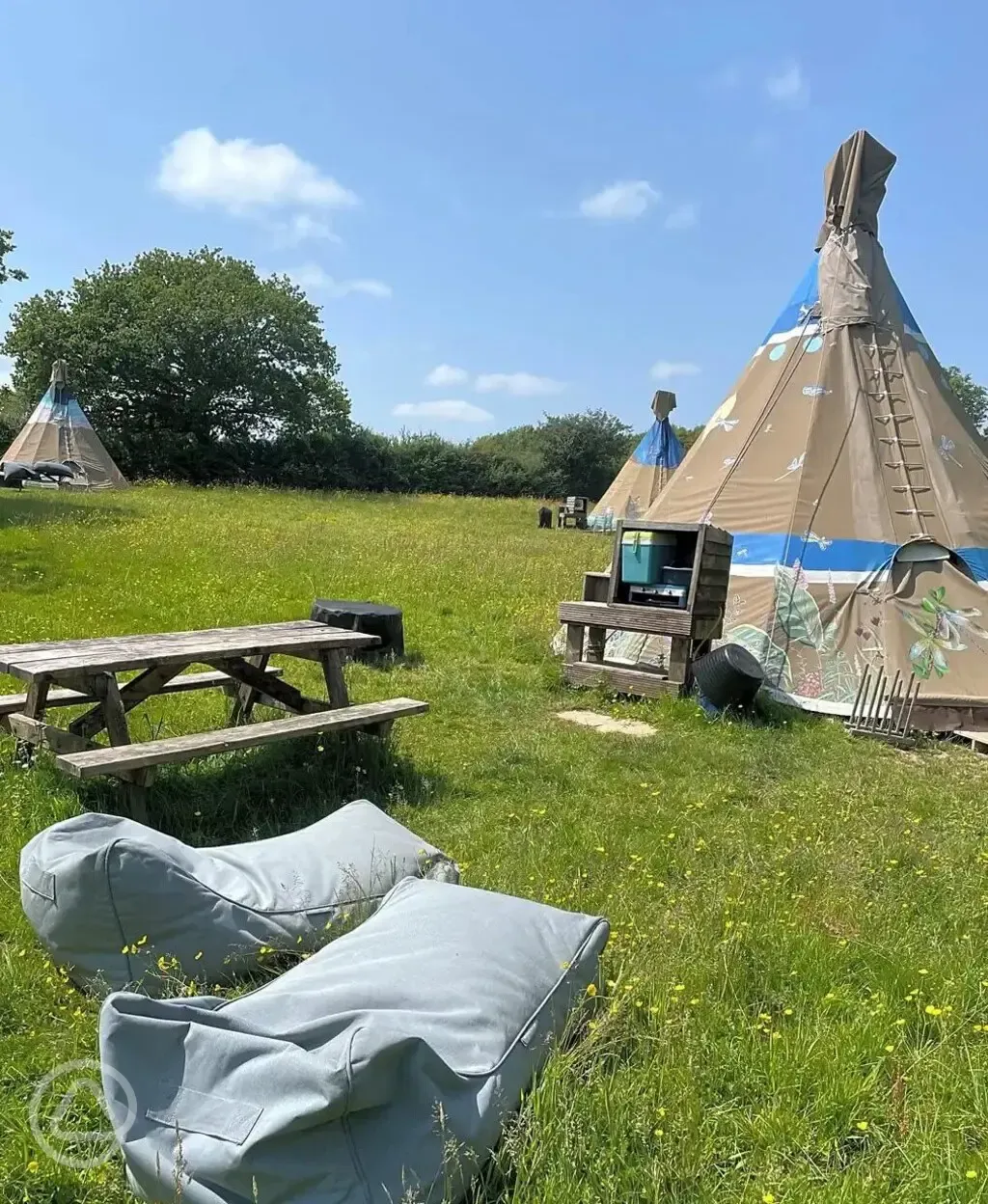 Tipi with seating