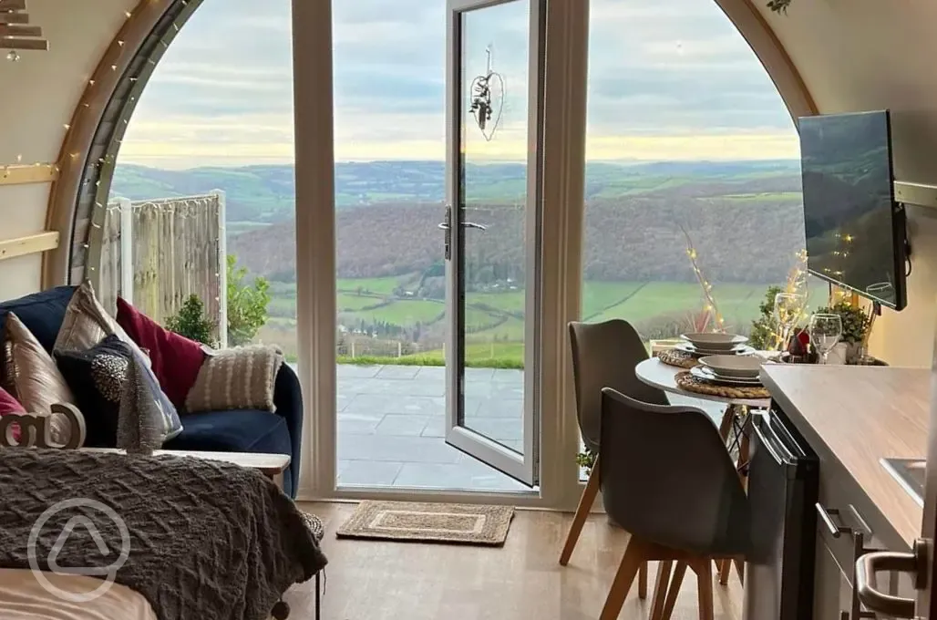 Couples ensuite glamping pod views