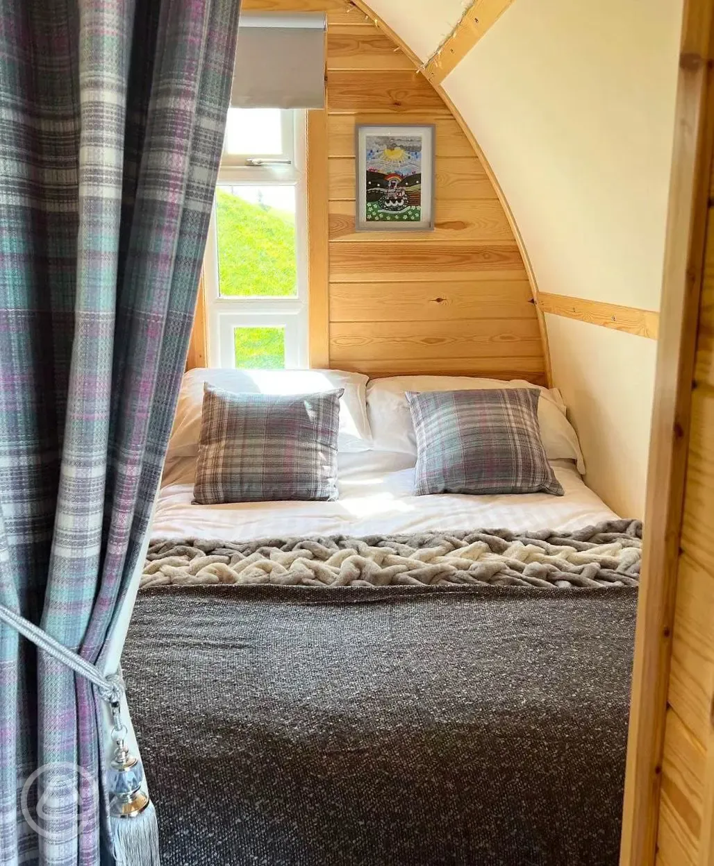 Large ensuite glamping pod double bed