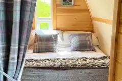 Large ensuite glamping pod double bed