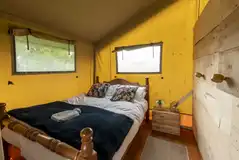 Safari tent double bedroom (bedding included)