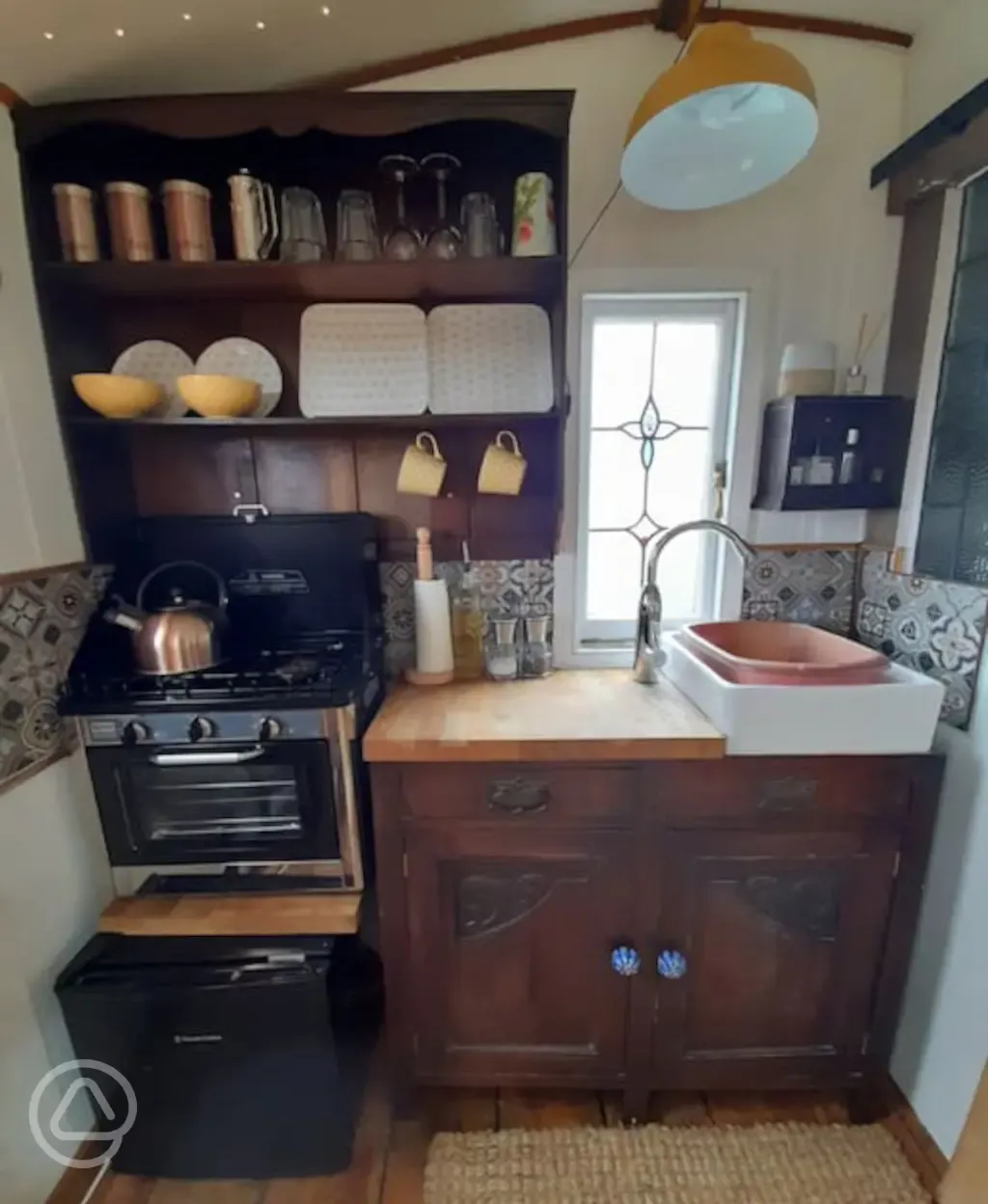 Dreckly Hut kitchen facilities
