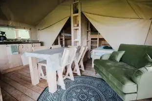 Ty Llewelyn Glamping and Camping, Llanidloes, Powys