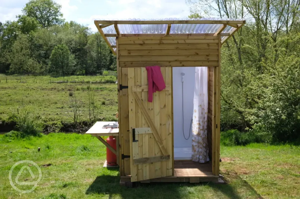 Ensuite pitches toilet and shower