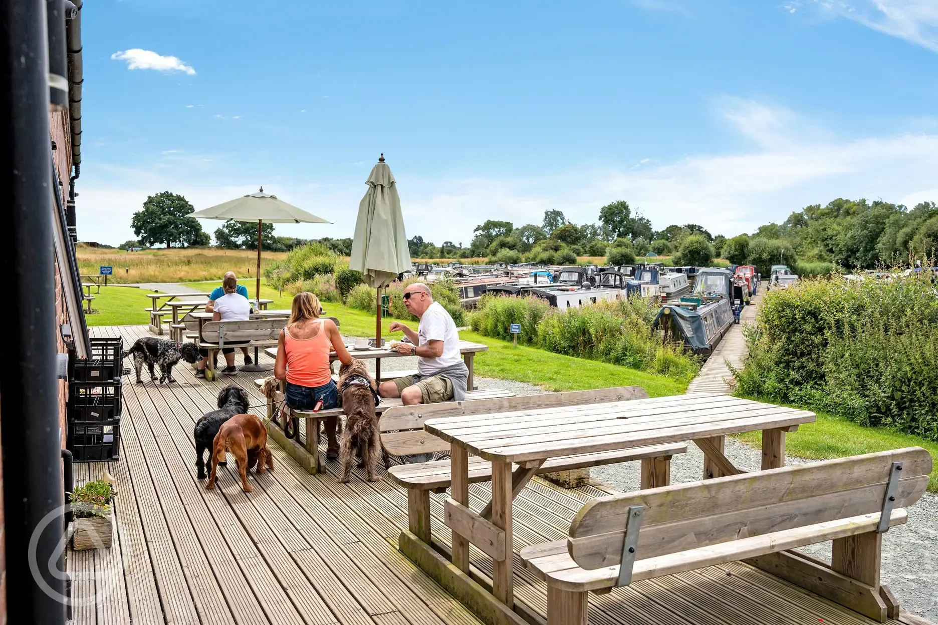 Oakwood Marina's tearoom outdoor seating