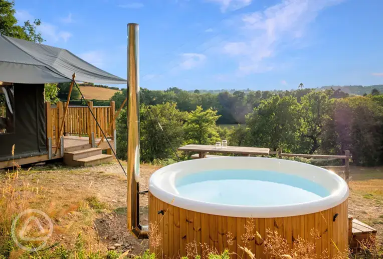 Seren safari tent hot tub