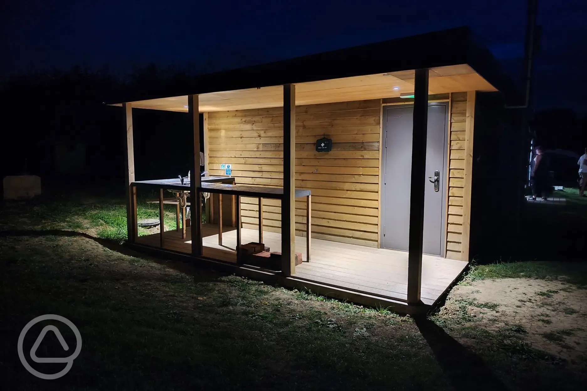 Washing up facilities at night