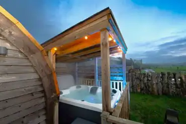The Stag Hoose covered hot tub