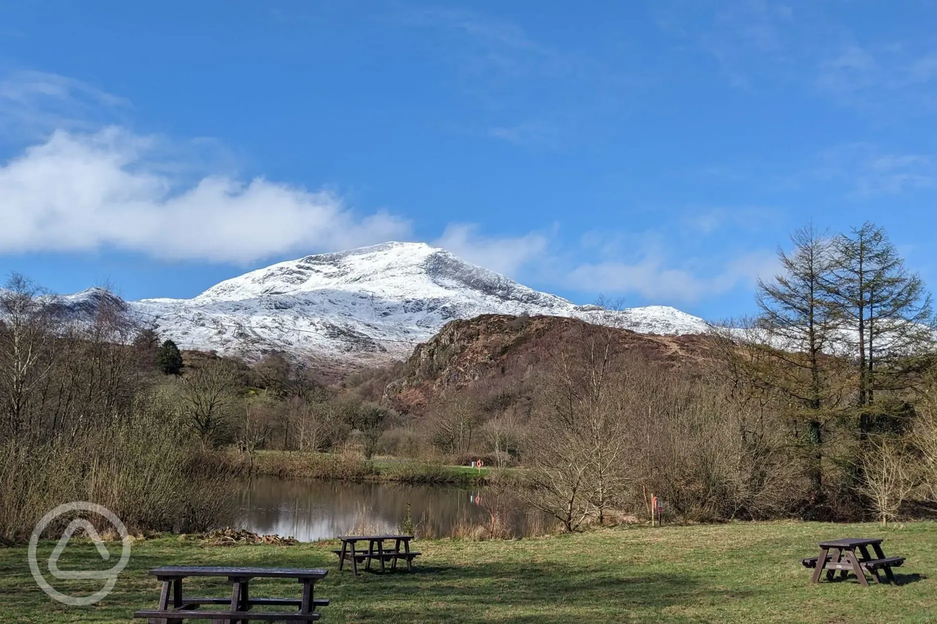 Riverside picnic benches 