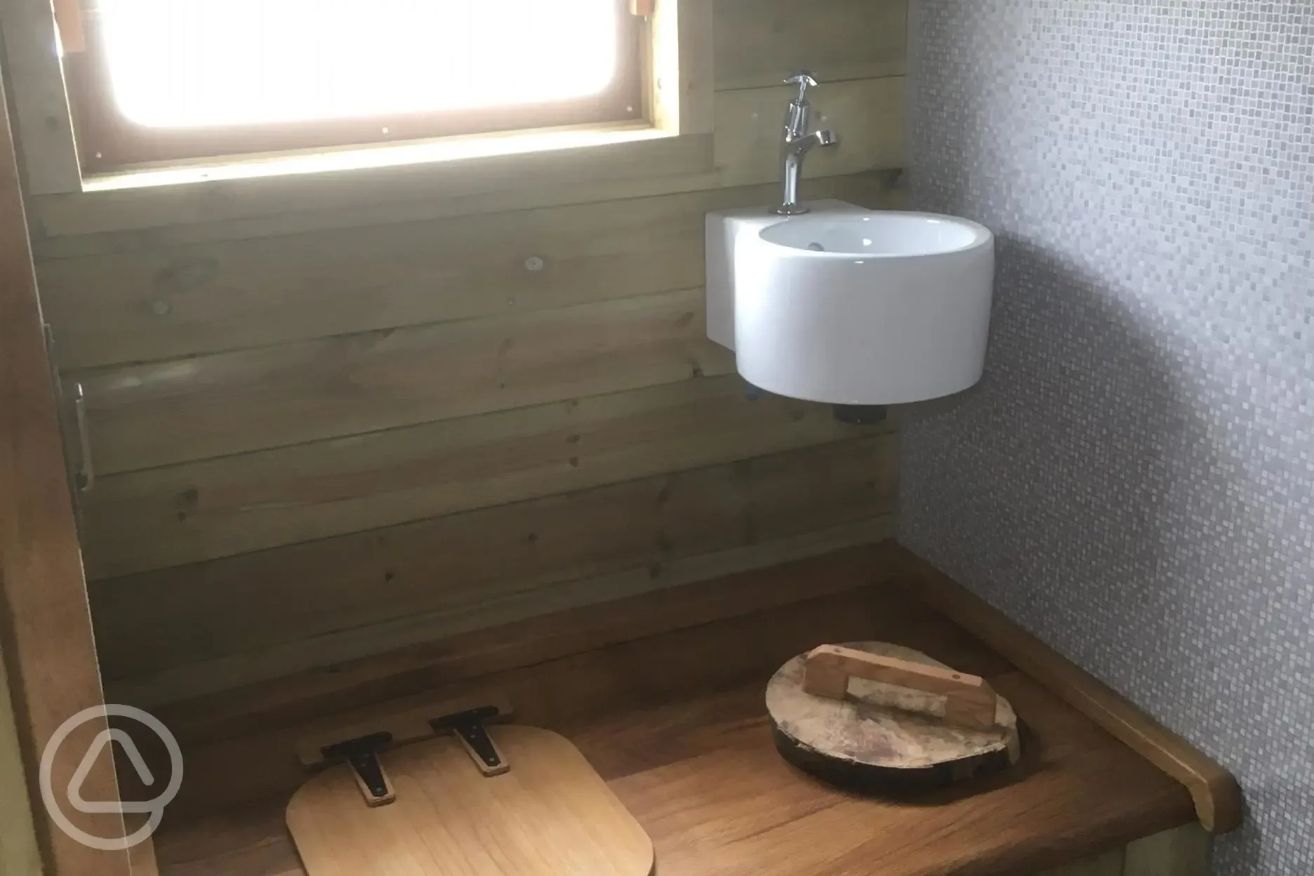 Composting toilet