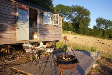 Shepherd's hut