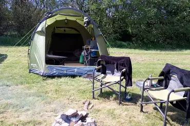 Non electric grass tent pitches