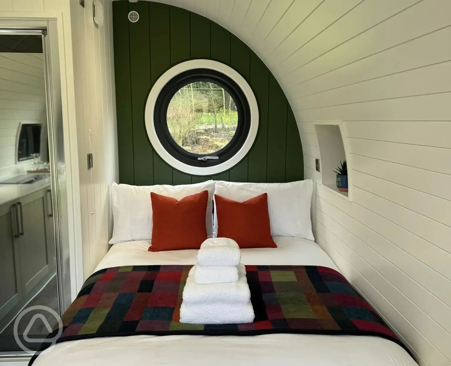 Glamping pod double bed with full bed linen
