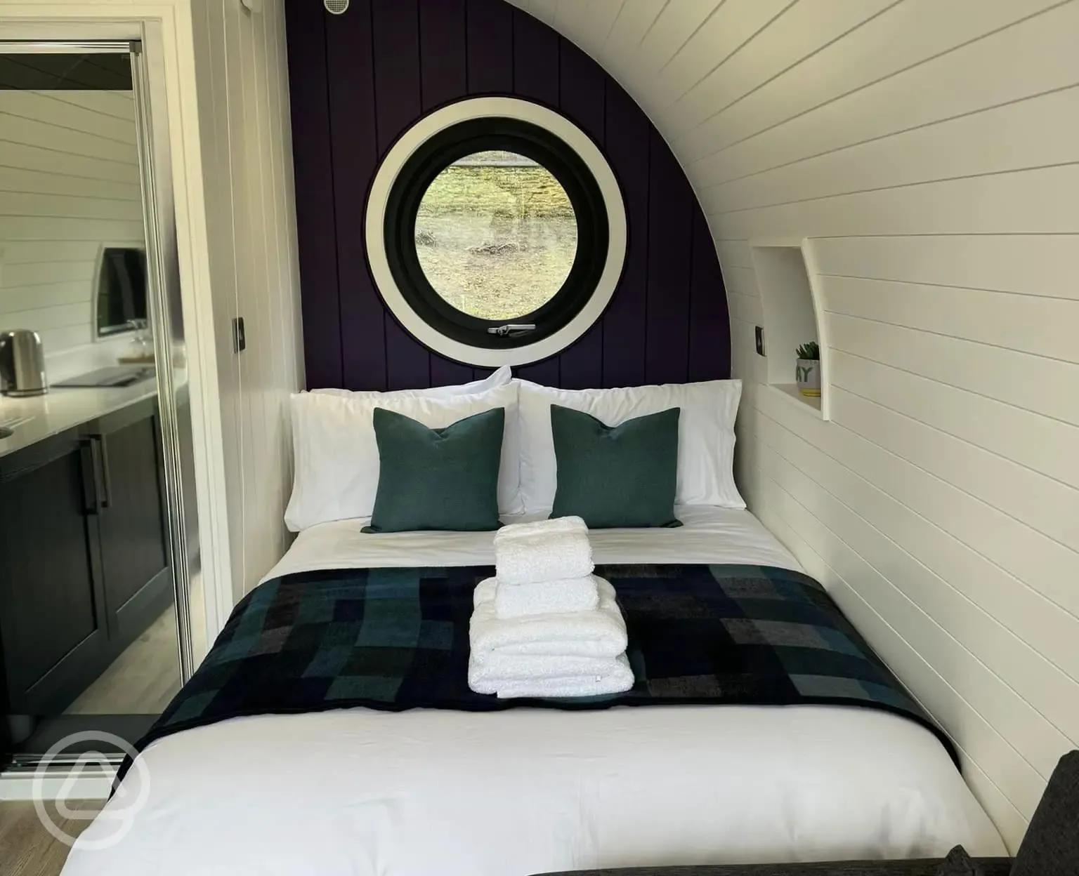 Glamping pod double bed with full bed linen