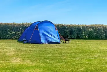 Non electric grass pitches for tents and tourers