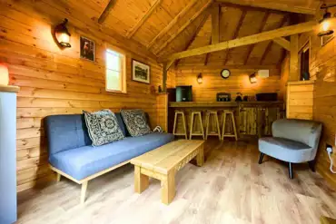Bear's House Lodge interior
