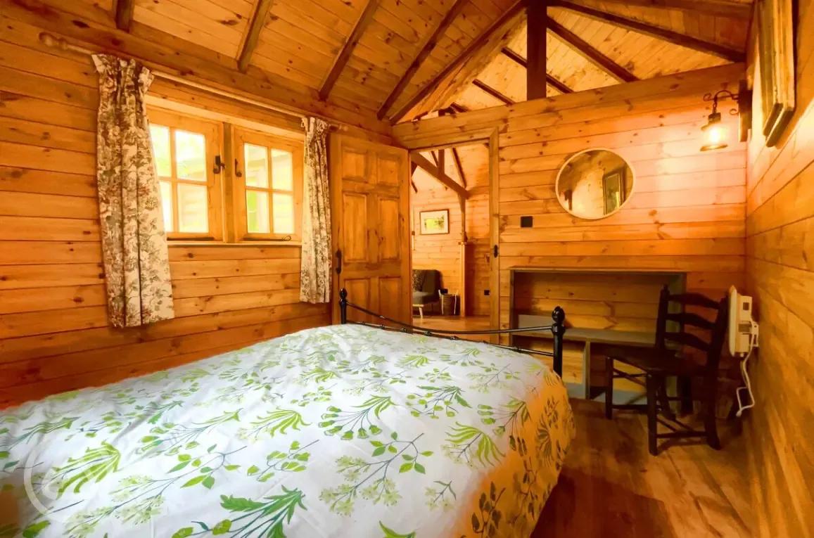 Bear's House Lodge bedroom