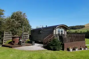 Peak View Shepherd Huts , Glossop , Derbyshire (10.2 miles)