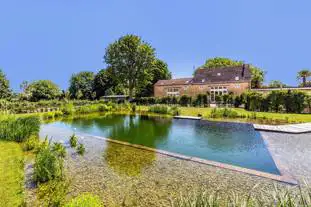 Turley Farm, Hailey, Witney, Oxfordshire (12.3 miles)