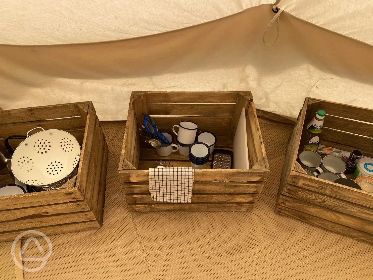 Bell tent crockery