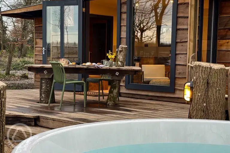 Woodland cabin private hot tub
