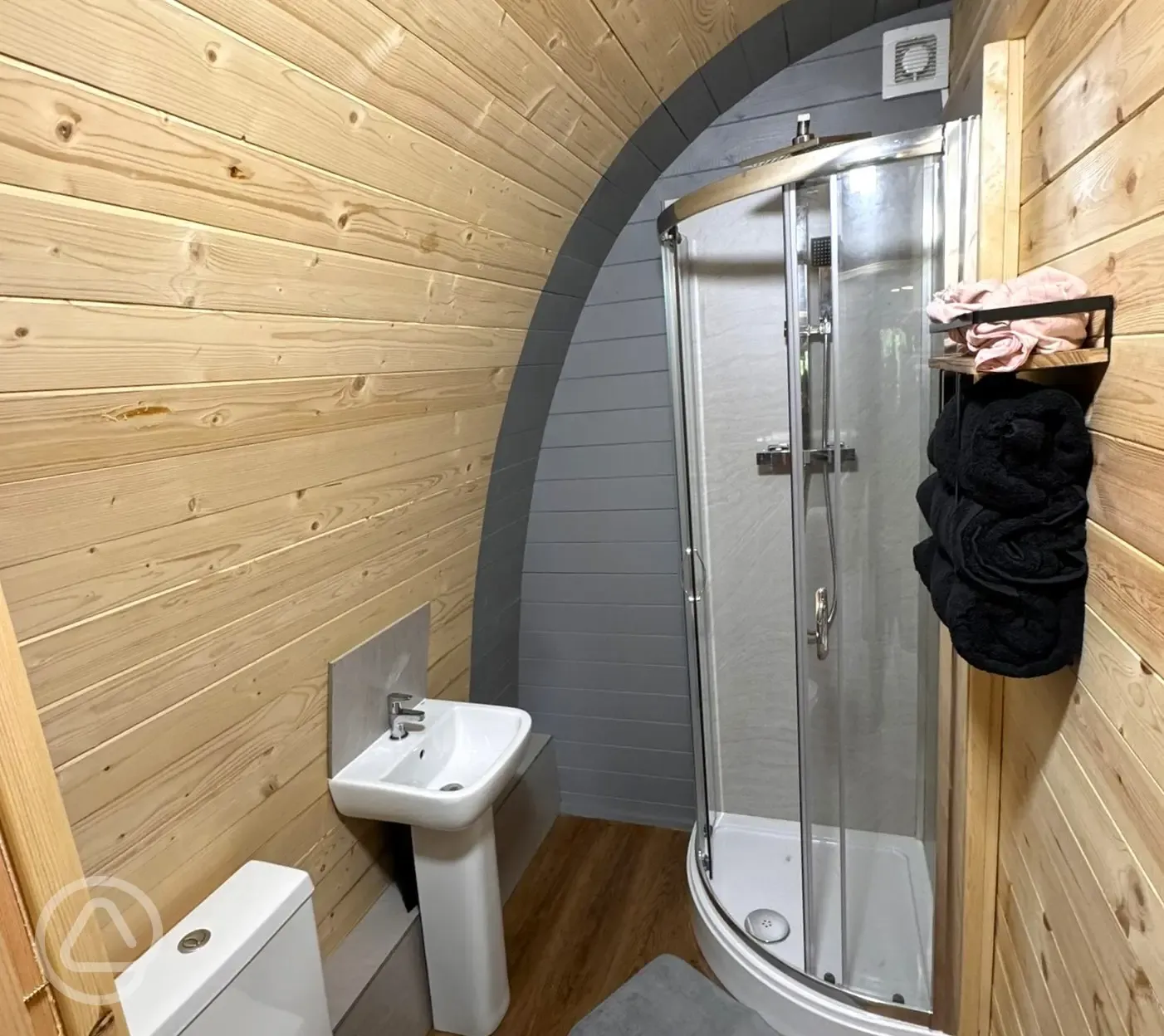Glamping pod ensuite