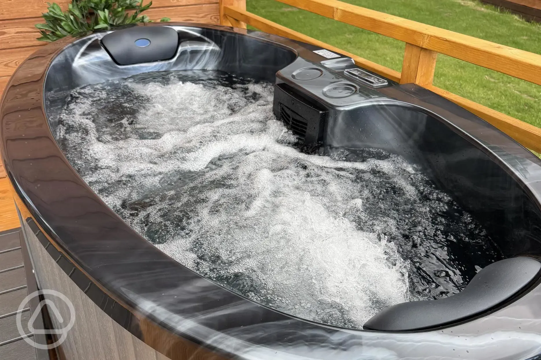 Glamping lodge with private electric hot tub