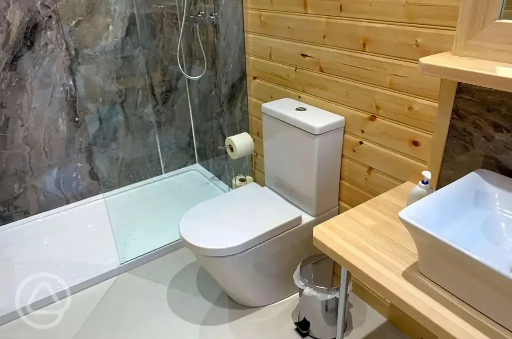 Spacious toilet and showers at Cherry Burton Leisure Park