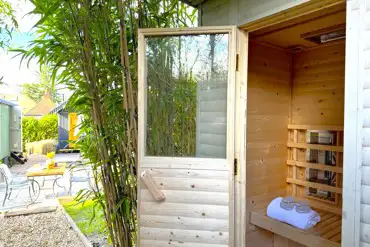 Private infrared sauna