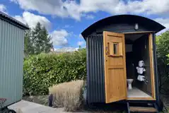 Private ensuite hut