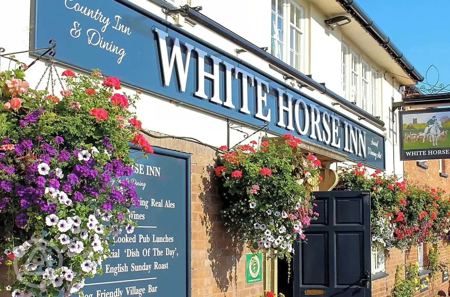 The White Horse Inn - 25 minute walk away