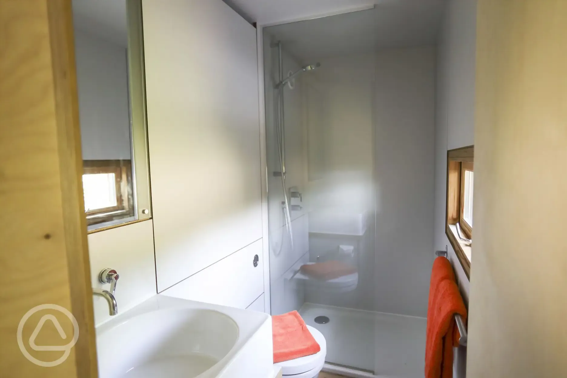 The Boat Shed ensuite bathroom