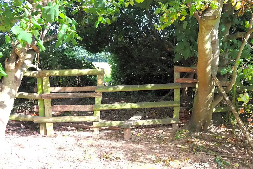 Footpath gate