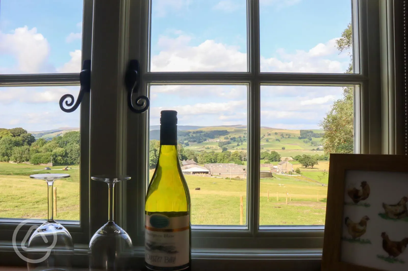 The Swaledale shepherd's hut wine