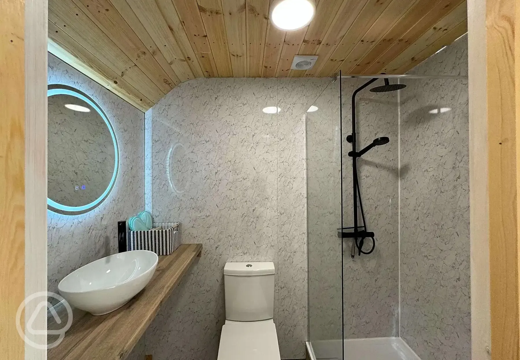 Geodome ensuite