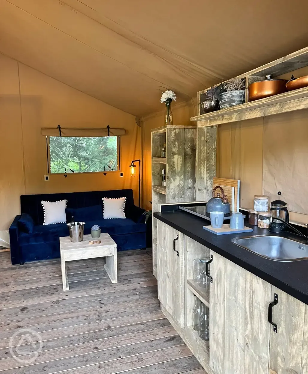 Kingfisher safari tent interior